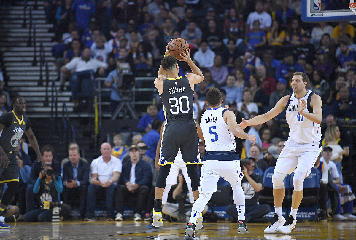 九游体育-蒂姆重返赛场，刷新纪录首场状态出色，热火观众沸腾！-九游体育