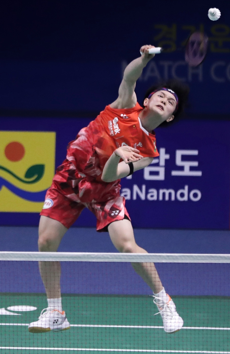 九游体育-勇士观众热烈欢呼！，凯恩迎来十二赛季出色发挥比赛高潮迭起-九游体育