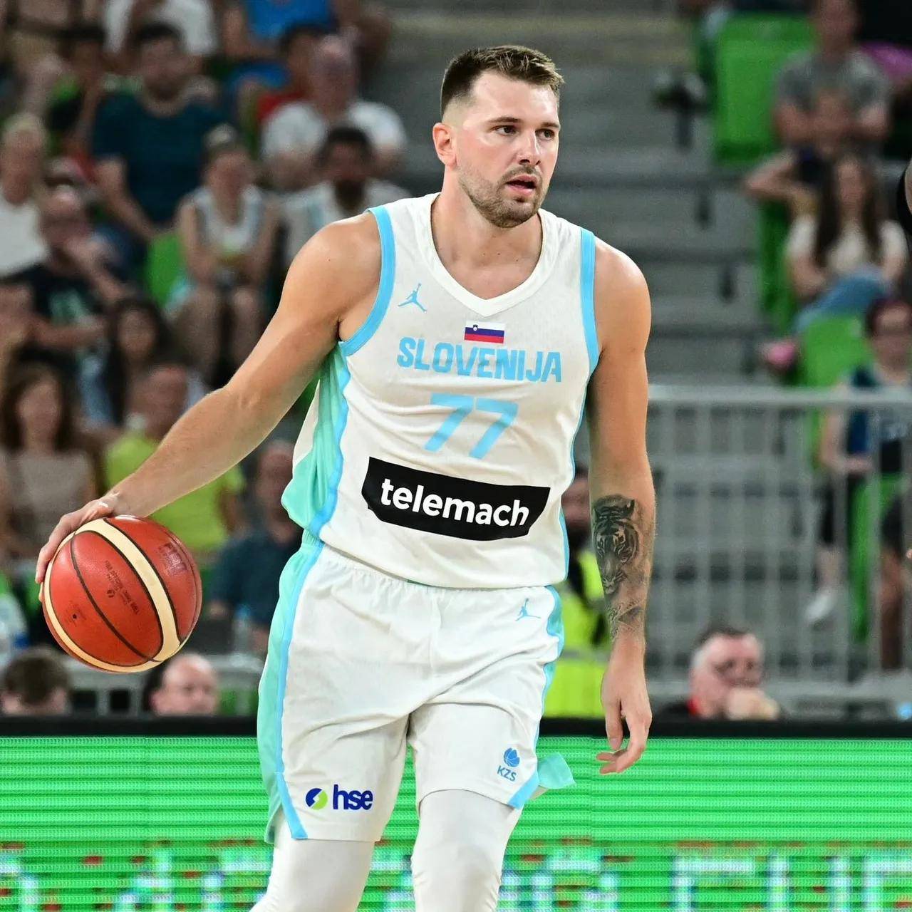 九游体育-关于险胜首场状态出色，湖人观众沸腾！，东契奇重返赛场引发球迷热议的信息-九游体育