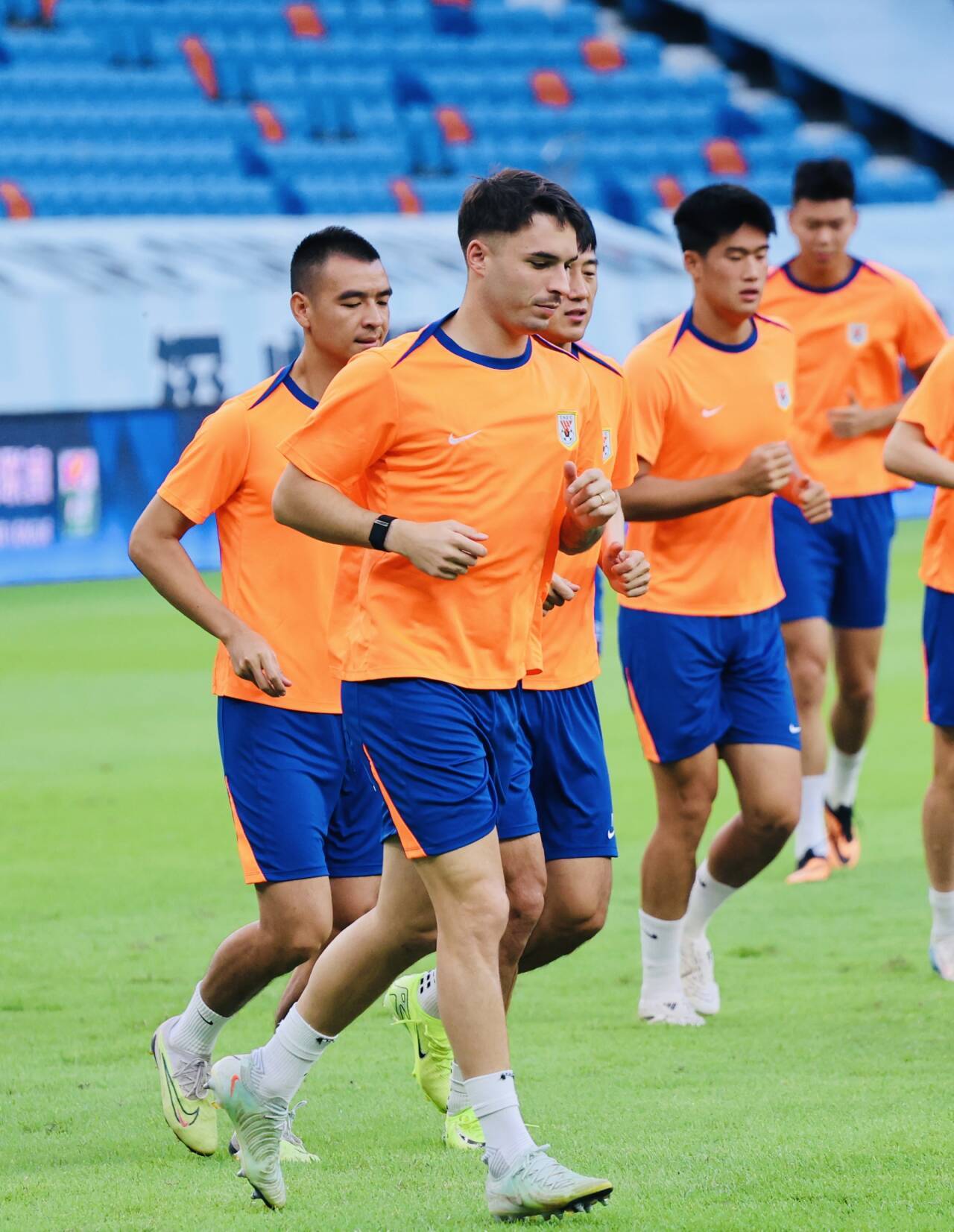 九游体育-包含国际比赛日体能课后，山东泰山主帅复盘备战欧联，态度坚定，训练强度明显提升的词条-九游体育